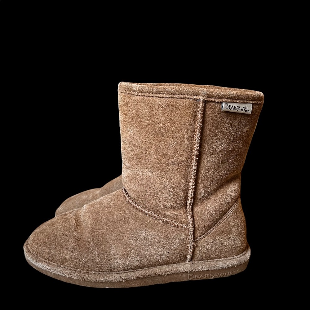 BEARPAW youths size 5 mid calf boots